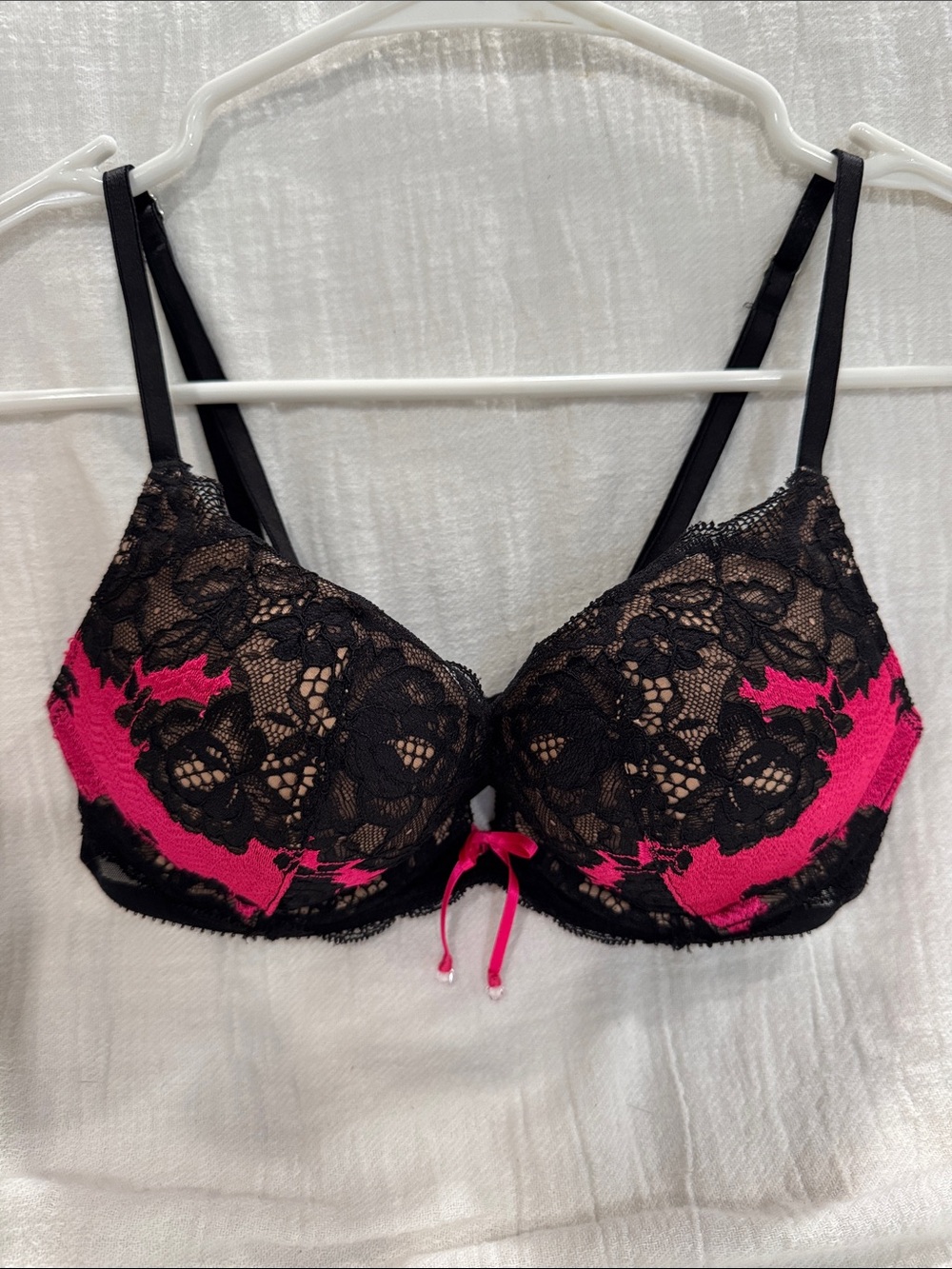 Victoria’s Secret bombshell bra size 32A